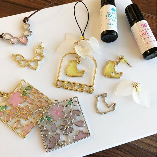 UVレジンハンドメイドチャンネル - YouTube