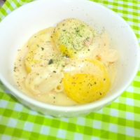 アプリで人気🎖 「牛乳🥛」レシピ5選 . ———————————————————— アプリ 無料 登録なし のダウンロードは @kurashiruプロフィールのURLから！ ———————————————————— . ▽詳しいレシピはアプリで検索🔎①チーズたっぷり白菜とウインナーのクリーム煮 ②お手軽 白菜の