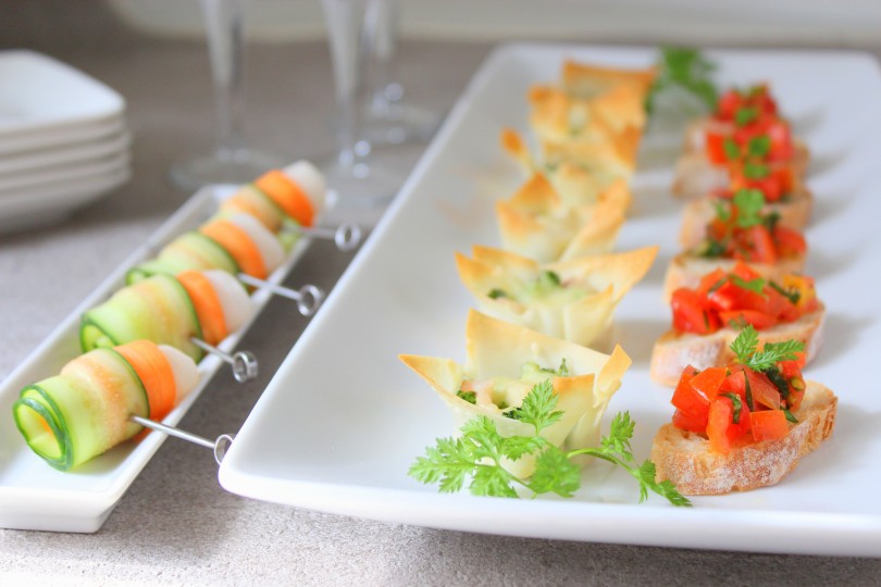 フィンガーフード❤️トマトとアボカド❤️二種のトッピングでパーティ