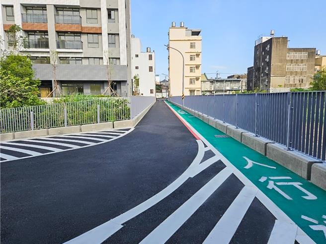 新竹市香山區中華路五段892之1號-透天 House-Info會員 www.買法拍屋.tw