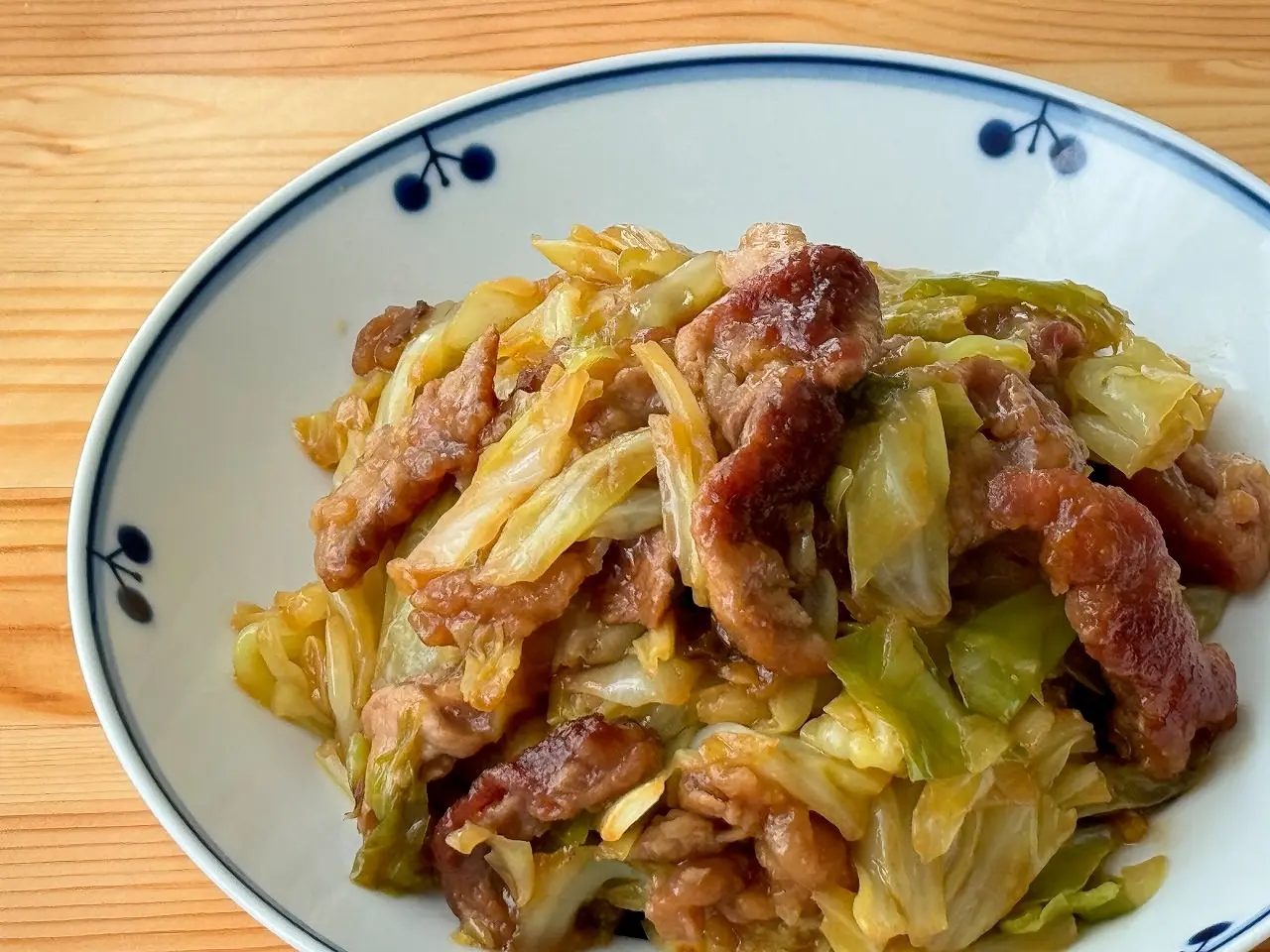 キャベツと食べる豚バラ甘辛炒め