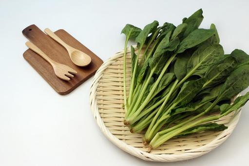 ＣＯ・ＯＰ 国産カットほうれん草 ２８０ｇ商品情報コープ商品サイト日本生活協同組合連合会