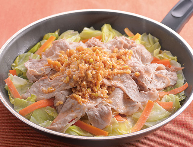 豚肉とせん切りキャベツのフライパン蒸し