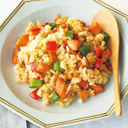 栄養たっぷり！塩鮭チャーハン