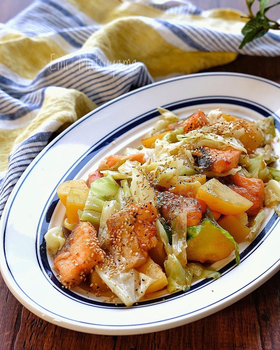 生鮭のじゃがいも包み焼き