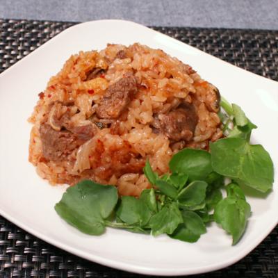 軽やかでジューシー「豚肉、キムチ、トマトの炊き込みご飯」レシピ 長谷川あかりさん