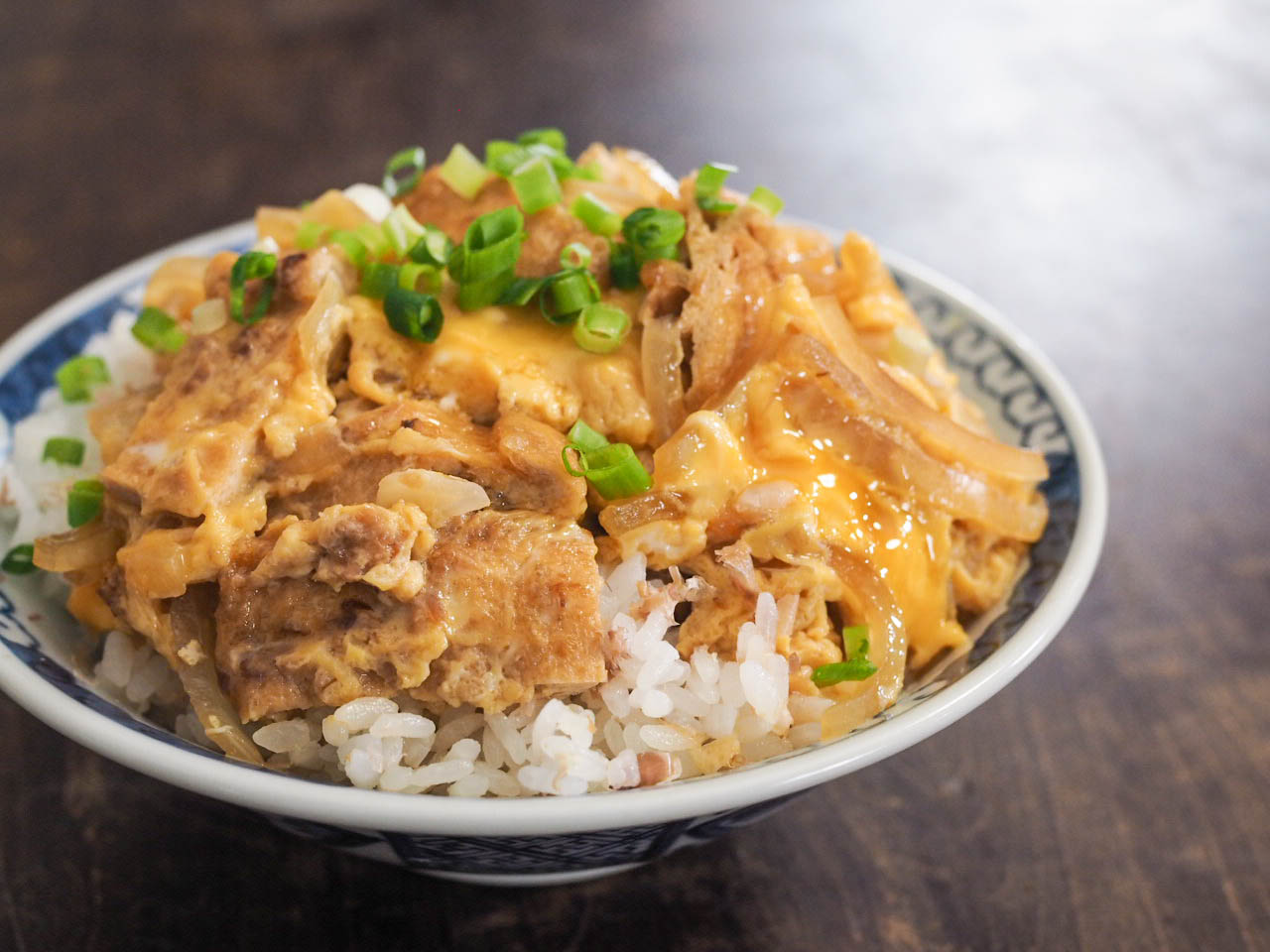 甘えびから揚げのとろ～り卵とじ丼