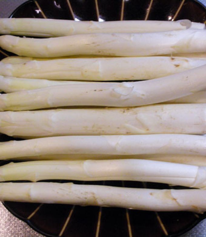 茹で汁で作るホワイトアスパラの炊き込みごはん平野由希子の季節のおつまみmadameFIGARO.jp フィガロジャポン