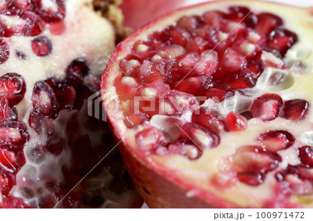 半分に切ったザクロの断面図イラスト画像とPSDフリー素材透過の無料ダウンロード - Pngtree