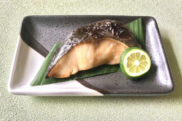 料理 おうちで銀だらの煮つけ 作り方お店バージョンでプロのふぐ調理師が魚の煮方下処理盛り付け付け合わせも丁寧に魚料理レシピ説明いたします 調味料説明概要欄に載せました申し訳ありません