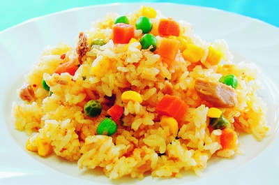 ▸ ▸ ▸ 炊飯器で簡単 激うま海老ピラフ, ✼•• ••✼, 作ってみたい！と思ったら,コメント欄に「✨」かいいねで教えてね❤️, 炊飯器に材料を入れて炊くだけの、, 激うま海老ピラフ🦐, 最後に入れるバターとにんにくがポイント✨,食べる際、お好みでブラックペッパーをかけたり, フライドガーリックなどをトッピングしても◎,