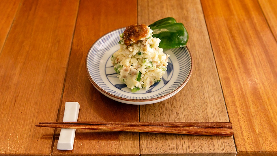 月曜日ですね！, 今週も元気もりもりでお送りします、, とよながです。, 大人気のパリパリポテトサラダ。, アンチョビマヨネーズとトリュフオイルで,仕上げました。, 生ビールとハイボール、最強タッグです。, テーブル席は満席をいただいております。, カウンターでのご案内です。,18時よりお待ちしております。,おばんざいとよながおばんざいとよなが黒毛和牛 サーロインすき焼き