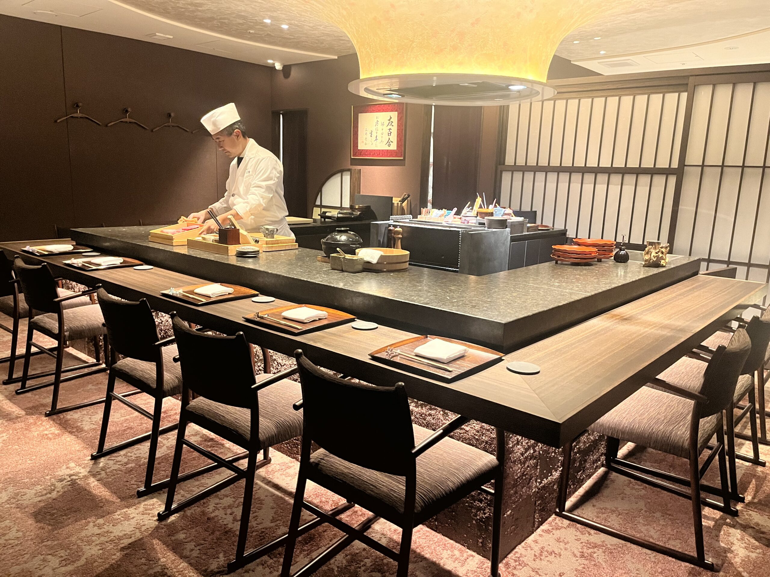 5月10日北新地にオープン ！五感で楽しめる「肉割烹 友百合」夢の途中