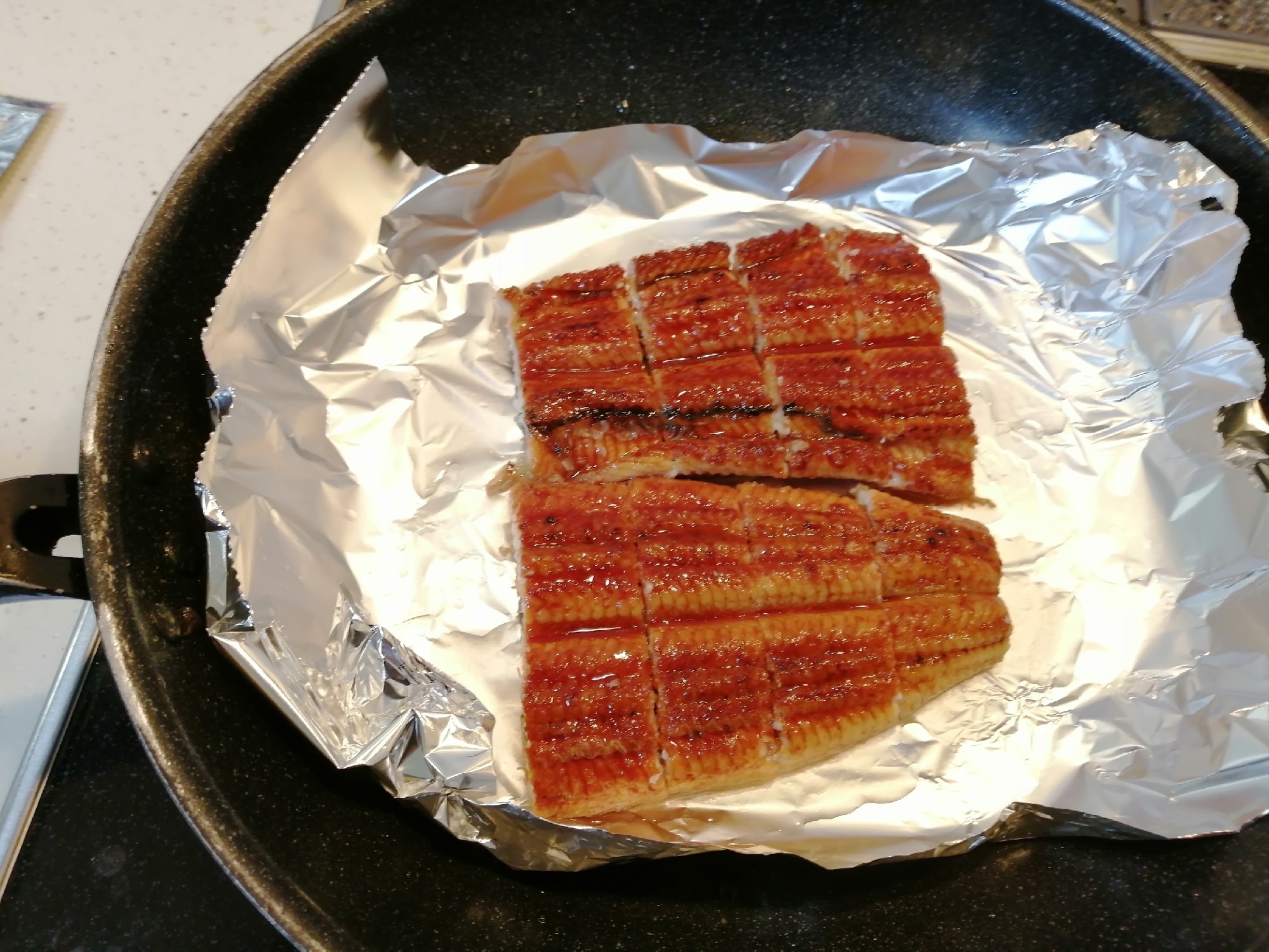 フライパンでふっくら絶品に。スーパーで購入した「うなぎ」の温め方