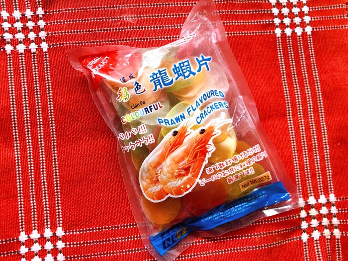 200円以下で買えるカラフルえびせん！揚げて食べよう