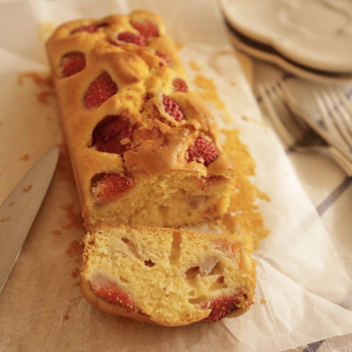 パウンドケーキ スポンジケーキ シフォンケーキ 型をはずすタイミングって、すぐ？それとも冷めてから？大阪オンライン・お菓子教室ひすなずた大阪お菓子教室 プロ開業まで学べる大阪のお菓子教室 ひすなずた