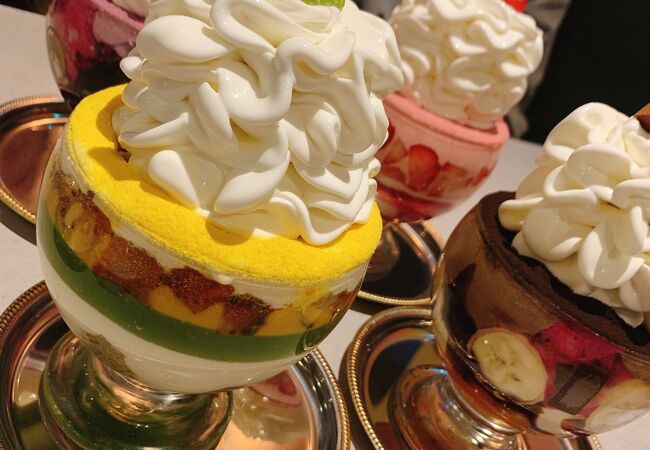 レトロ喫茶パープルダリアで苺づくしのいちごパフェを物語ライターりんがお届けする札幌のおいしいグルメスイーツ巡り情報&創作、時々メンタルなブログ