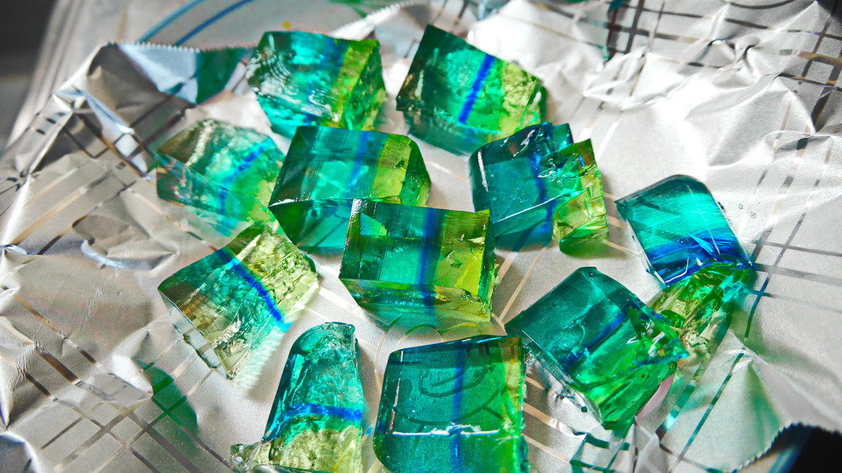 禁断の蒼く丸い琥珀糖HiroMaruの美味しいスイーツ