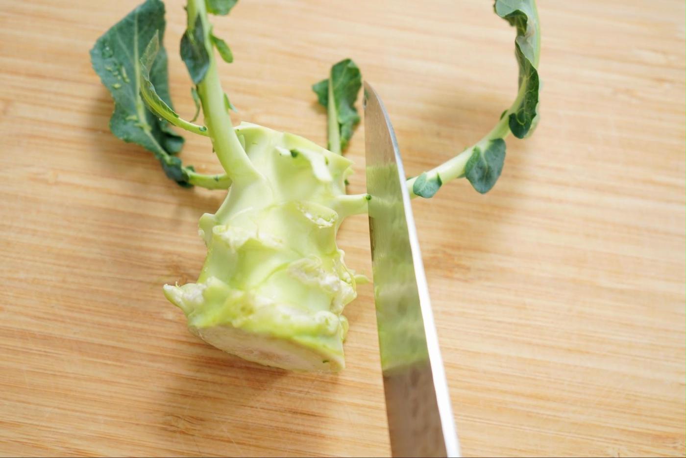 ブロッコリーの茎の皮のむき方とおすすめレシピ - 生かし屋さん