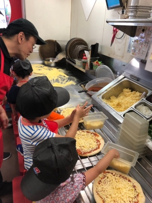 本場のもちもちナポリピザ イタリアの大会で優勝の腕 - 日本経済新聞