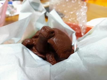 もっちもちが、とまりません！ うどん生まれの今までにない衝撃のもっちもち食感！「丸亀うどーなつ」から新製法が登場！どこを食べてもチョコ 味！しあわせたっぷり！「チョコ味」新登場株式会社丸亀製麺のプレスリリース