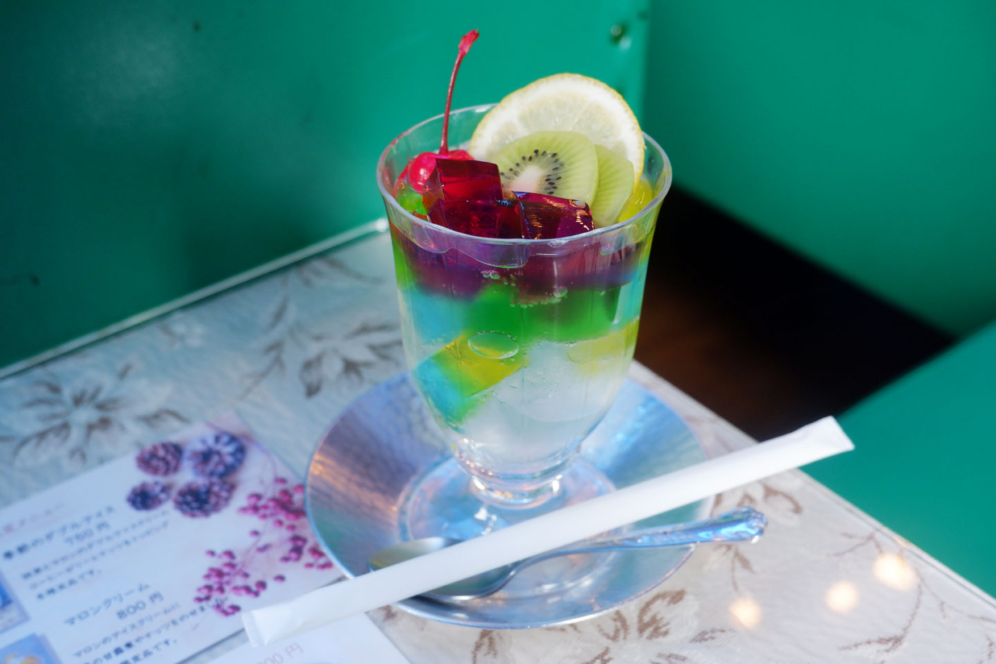 視覚で楽しむゼリーポンチをぜひ 〜 日頃から当店のInstagramをご覧いただきありがとうございます。本日も暑くなりそうです。見た目が涼し気で、視覚で楽しむ ゼリーポンチを、是非体験しにお越しくださいませ🍒営業時間は、平日13時から19時 L.O18時 、土日休日13時