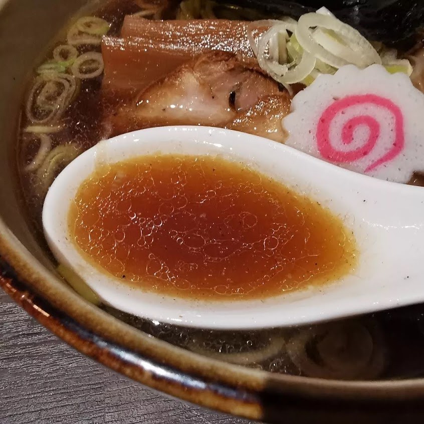 大阪NO.1！？絶品ワンタンメンを見つけた！ 中華そば かみなり雲呑 大阪ラーメン- YouTube