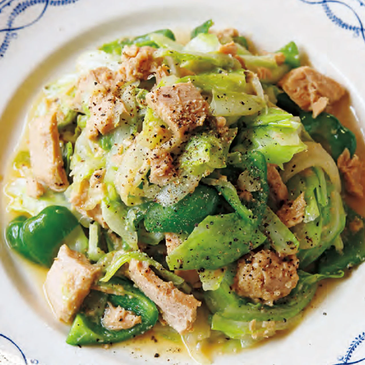 ボリュームたっぷり☆『キャベツナピーマンの塩こんぶマヨ』