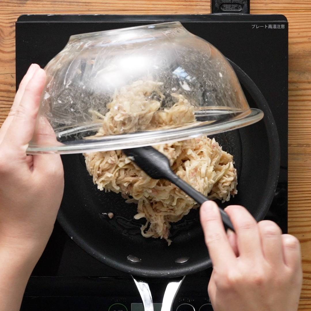 絶品だれでおいしさ倍増！切り干し大根とツナのチーズチヂミ