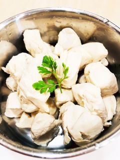 ねこおにぎり ブチ猫おにぎりと鶏肉生姜焼き弁当ほっこりおうちごはん