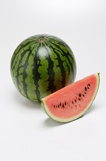 シンプルなスイカイラストのフリー素材イラストイメージ