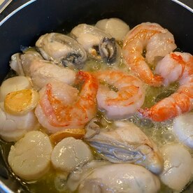 魚介とカマンベールチーズのアヒージョおすすめレシピモランボン