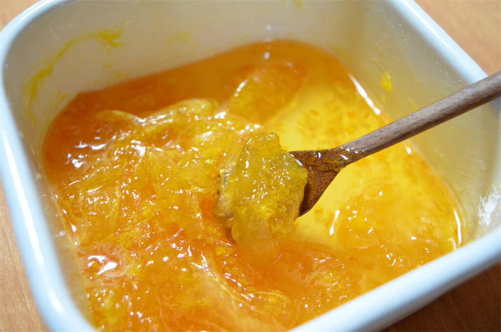 甘酸っぱいおいしさ夏みかんジャム