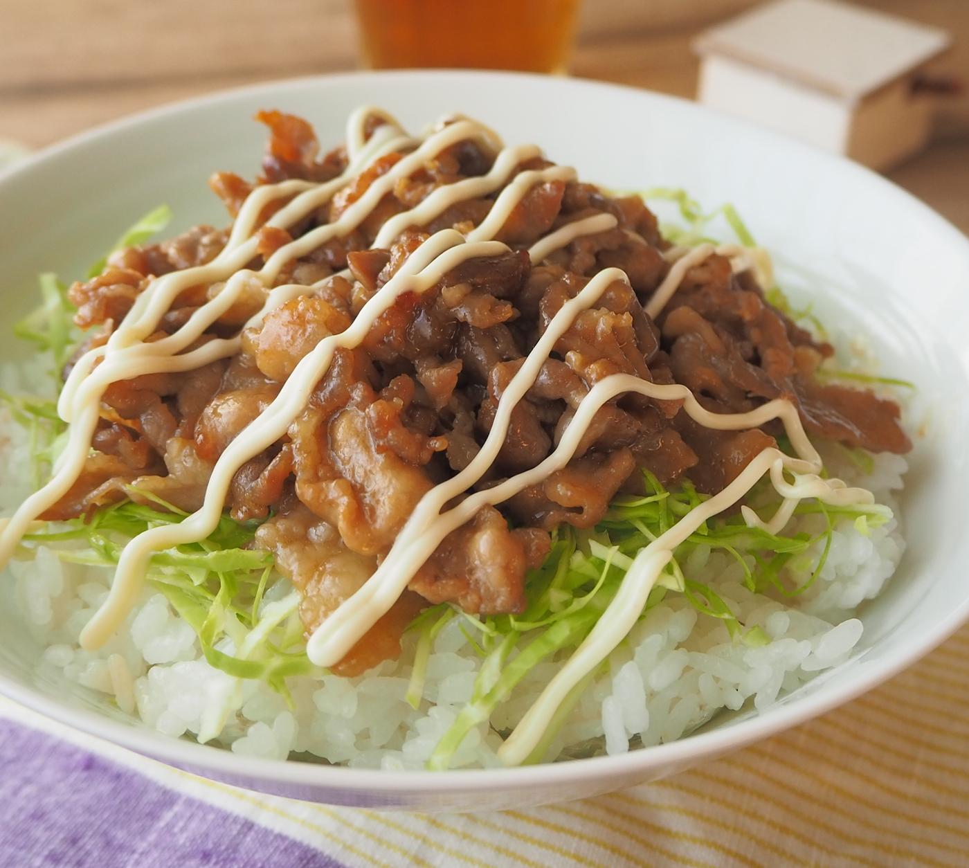 簡単15分の夜ご飯レシピあっさりエビたまトマト丼の作り方