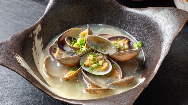 店内のご紹介産直かきと炉端焼 恵比寿 牡蠣ツ端 カキツバタ