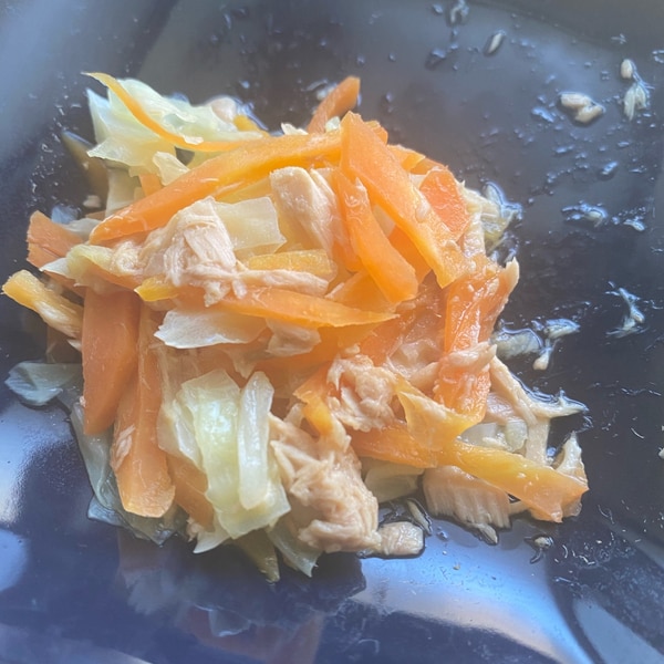 鮭とキャベツのみそバター炒め