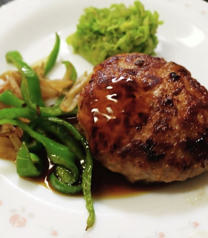 牛乳なしでハンバーグを作る場合の代用食品１０選！ 材料を追加せずに作れるのか解説 – grapeグレイプ