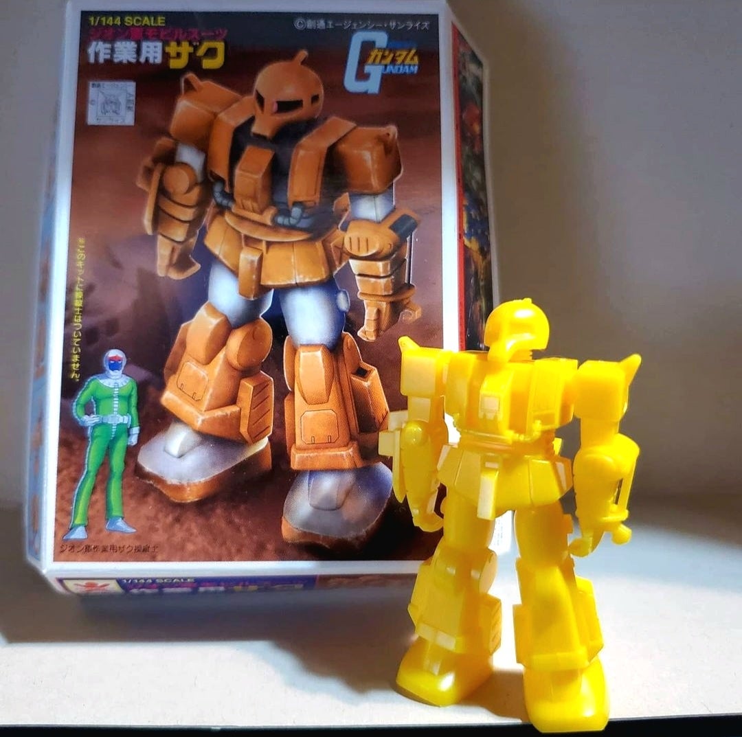 プラモ作り専用の“作業台”でガンプラ製作がめちゃくちゃはかどる！ - 価格.comマガジン