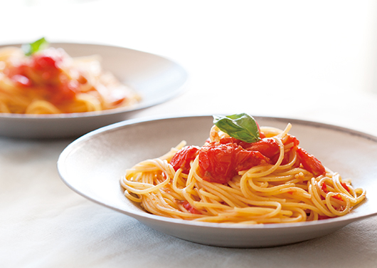 ちぎって和えるだけ！「モッツァレラチーズと生ハムの簡単パスタ」レシピ 近藤幸子さんの「おやこおやつ」