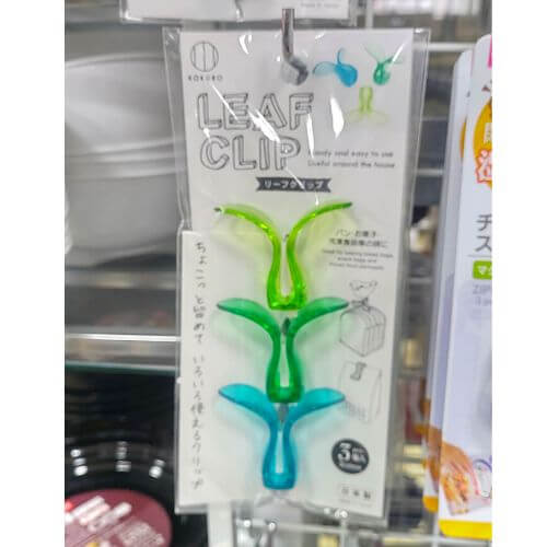 ダイソーの「イージーシーラー」なら1度開けたお菓子を密閉できるよROOMIE ルーミー