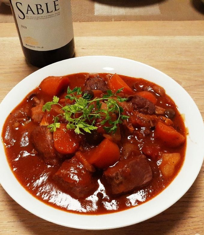 鶏肉の赤ワイン煮込み★トマト缶★