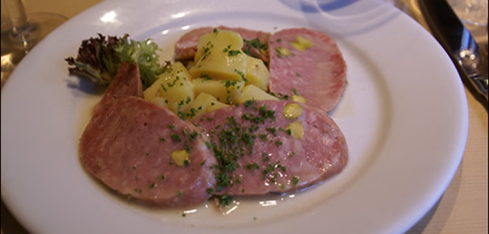 カワカマスのクネル Quenelles de brochet- リヨン、Chez M'manの写真 - トリップアドバイザ