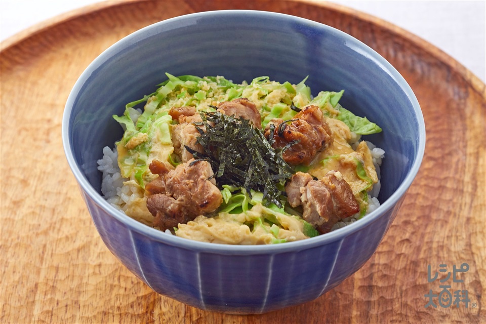 コンビニ食材で簡単親子丼 ～ セブンプレミアム 焼鳥炭火焼館長の台所