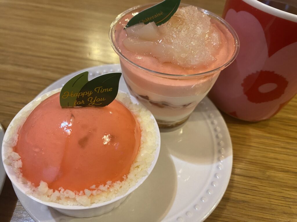 フレジエ〜キャラメルバナナ〜 苺以外の果物でもフレジエと言っていいのかはわかりませんが、、 フレジエはどうしても生地が余ってしまうので勿体無いなぁと思い、もう1台作ることにしました♪ キャラメルとバナナをぎっしり詰めたケーキです🍌 食べ過ぎは良くないので