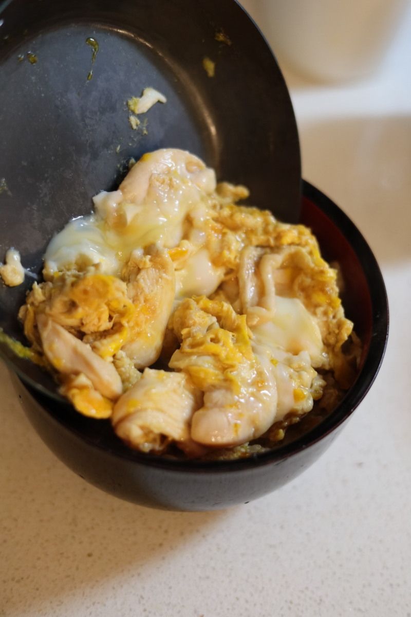 つくり方を知らなかったおばあが即席で完成！最高の親子丼おばあめし