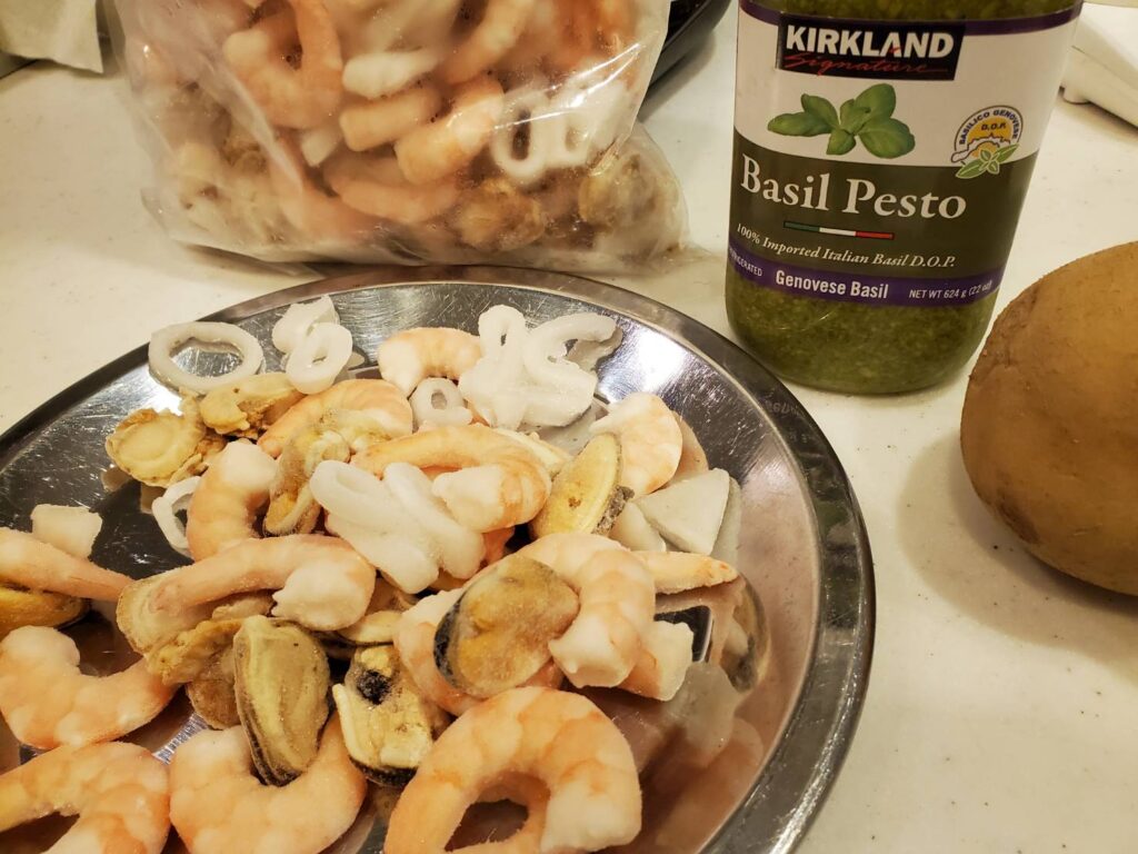 シーフードミックスでまかない作ったらマジでヤバいポテトサラダ出来た