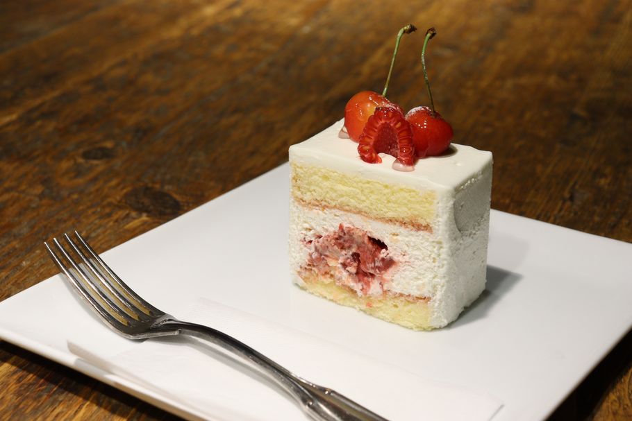 横浜モアーズ３F『MARFA CAFE』から、旬の甘くスレッシュなぶどうが主役の“2種のぶどうとマスカルポーネクリームのパンケーキ”が9 5 木 より新登場！！株式会社ポトマックのプレスリリース