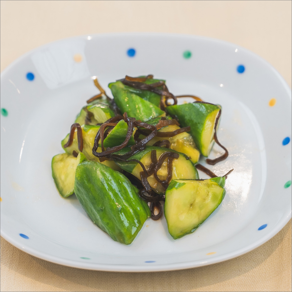 塩こんぶできゅうりとなすの浅漬け