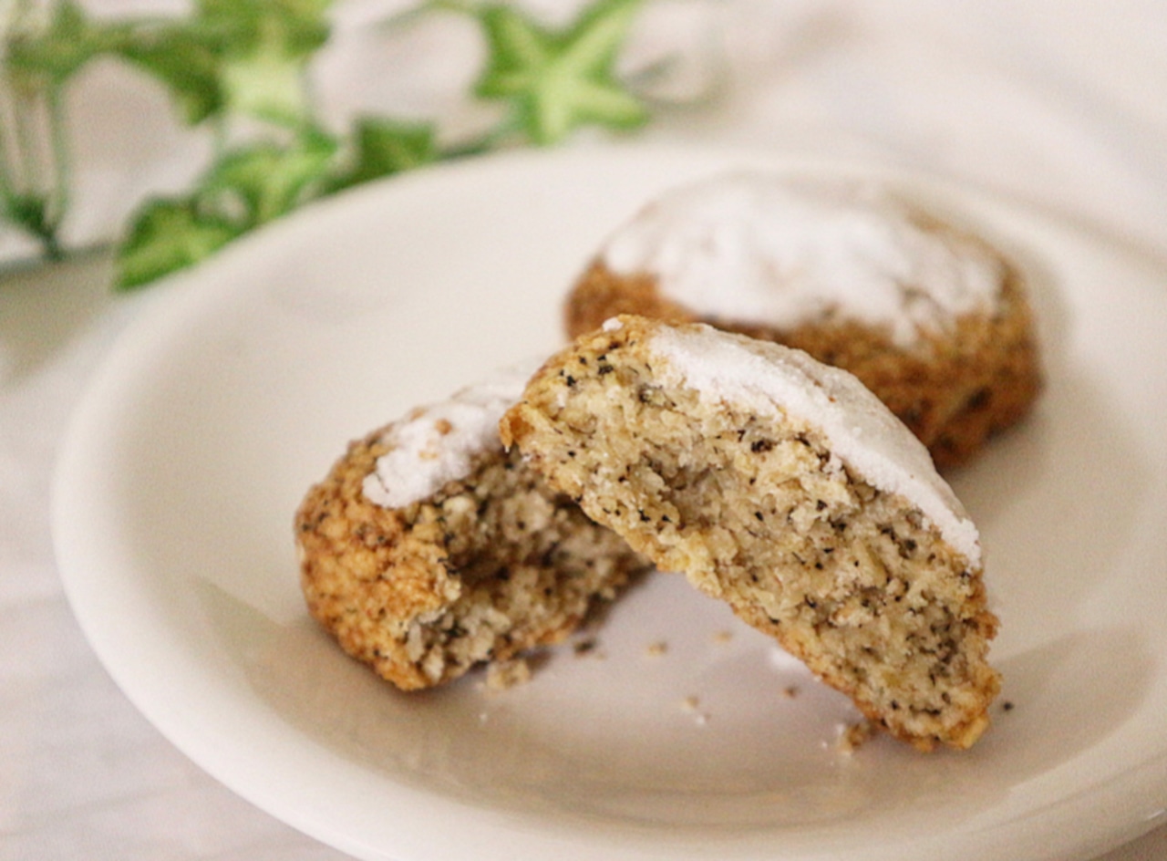 ザクザク食感♡︎ オートミールスコーンの作り方💕 ・ ・ オートミールが好きで最近よく作ってるスコーン😊 砂糖→ラカントに変更OK！オリーブオイル→好きなオイルでOK！ 牛乳→豆乳でもOK！ 板チョコ→高カカオチョコレートでもOK！ ナッツはなしでも大丈夫です