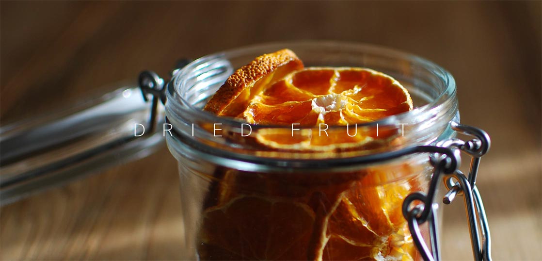 プリセットメニュー「乾燥」を利用すれば、ご自宅でドライフルーツも簡単にお作りいただけます。 EPEIOS エペイオスノンフライオーブンCP247A は